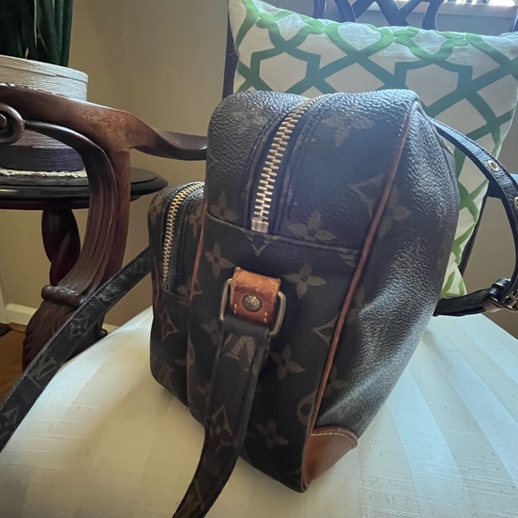100% Authentic Louis Vuitton Vintage Monogram Canvas Nile Messenger Bag - Picture 4 of 16